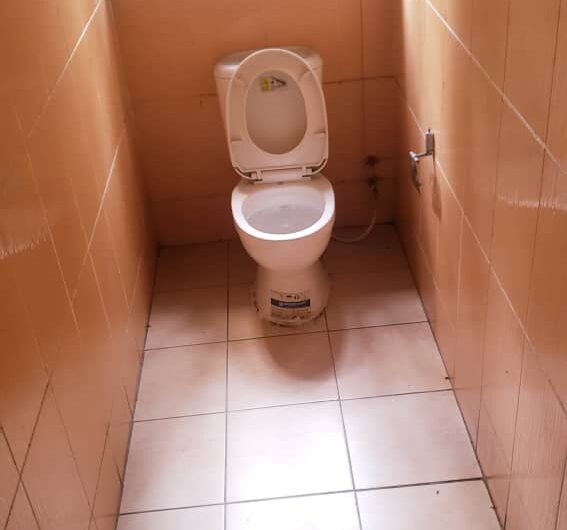  6 BEDROOM MANSION WITH FULLY FITTED KITCHEN